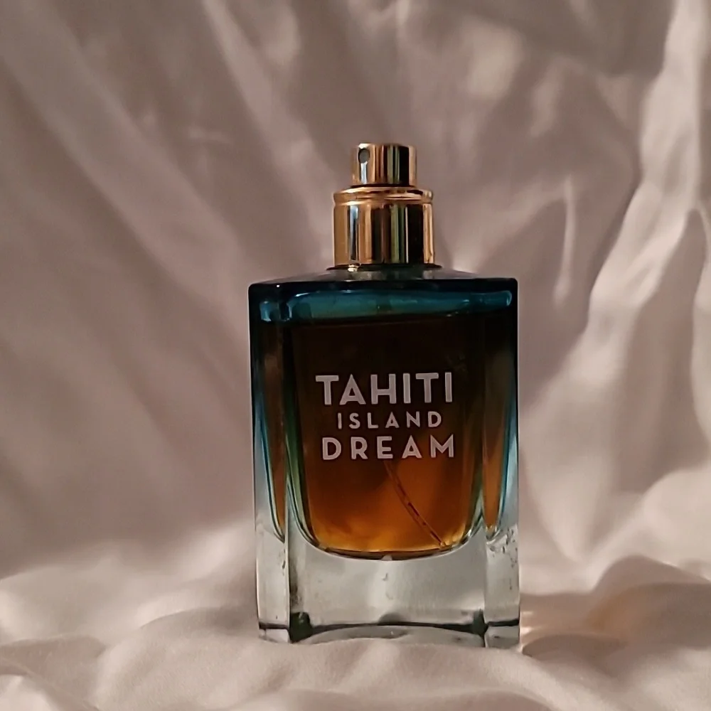 Bath & Body Works Tahiti Island Dream 1.7 fl.oz. 50ml‎ E.D.T. Spray